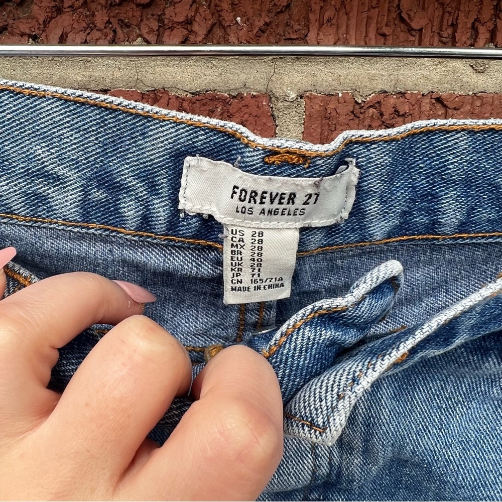 Forever 21 Medium Blue Denim Cuffed Mom Shorts - Picture 2 of 3